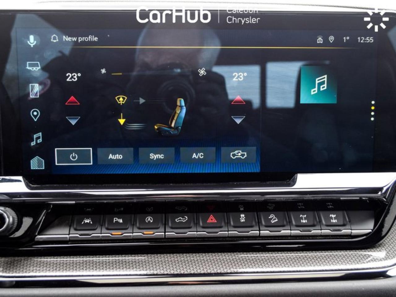 2024 Chevrolet Silverado 1500 ZR2 4WD Crew Cab 147"6.2L Leather 5 passengers with captain chair Photo