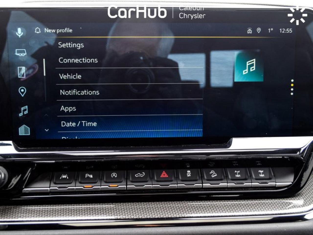 2024 Chevrolet Silverado 1500 ZR2 4WD Crew Cab 147"6.2L Leather 5 passengers with captain chair Photo