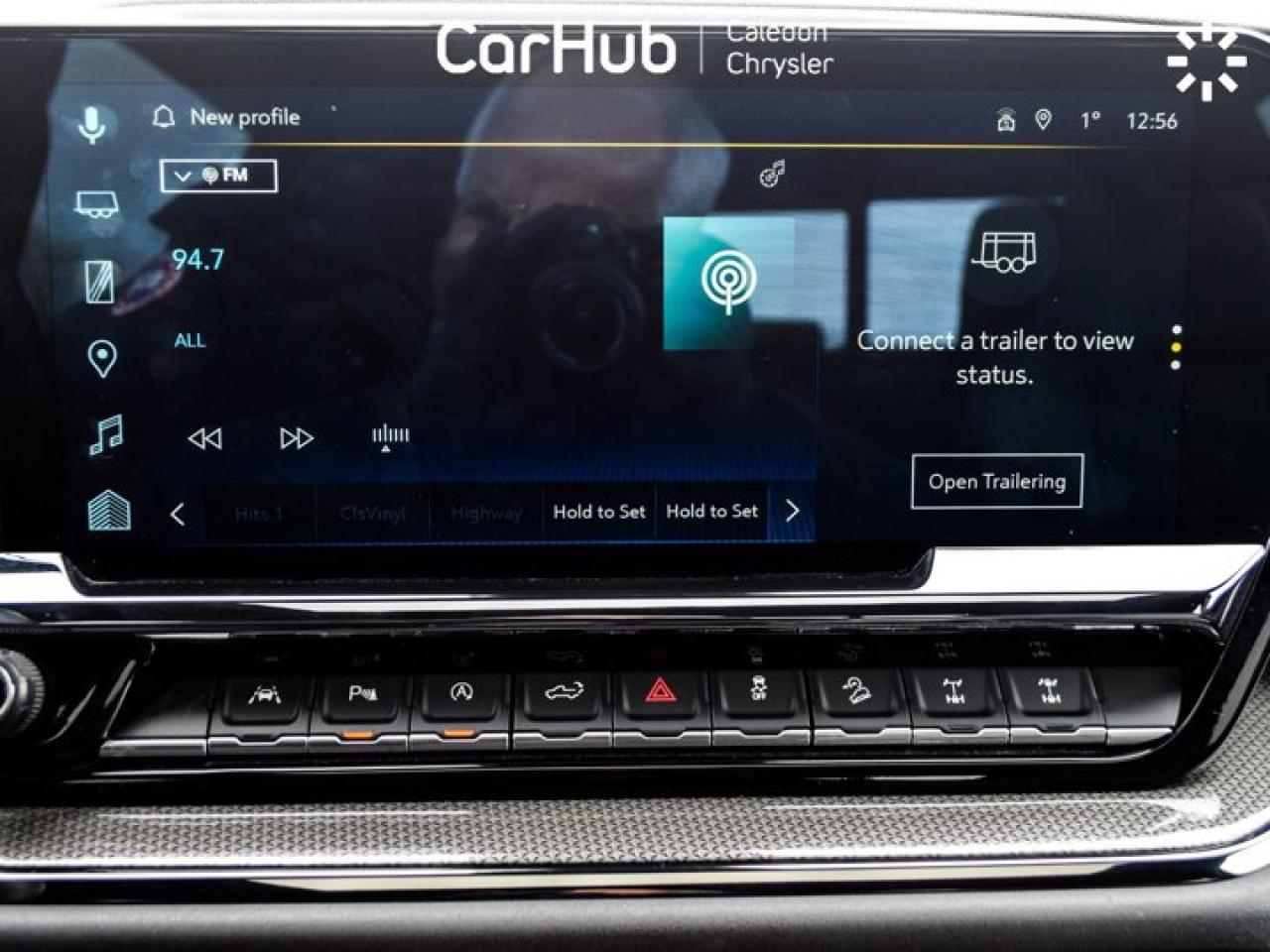 2024 Chevrolet Silverado 1500 ZR2 4WD Crew Cab 147"6.2L Leather 5 passengers with captain chair Photo