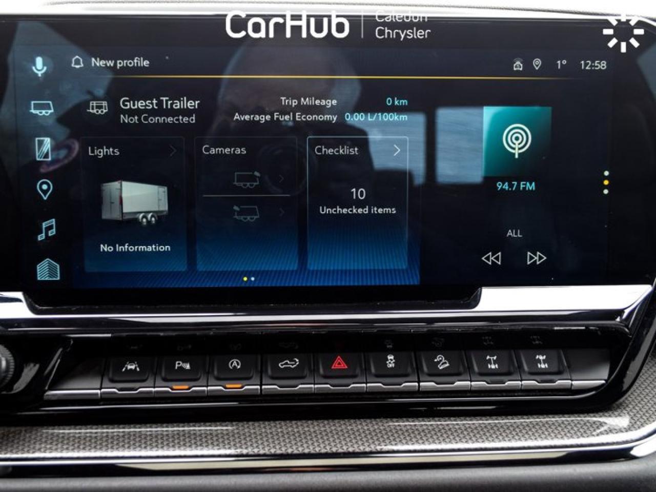 2024 Chevrolet Silverado 1500 ZR2 4WD Crew Cab 147"6.2L Leather 5 passengers with captain chair Photo