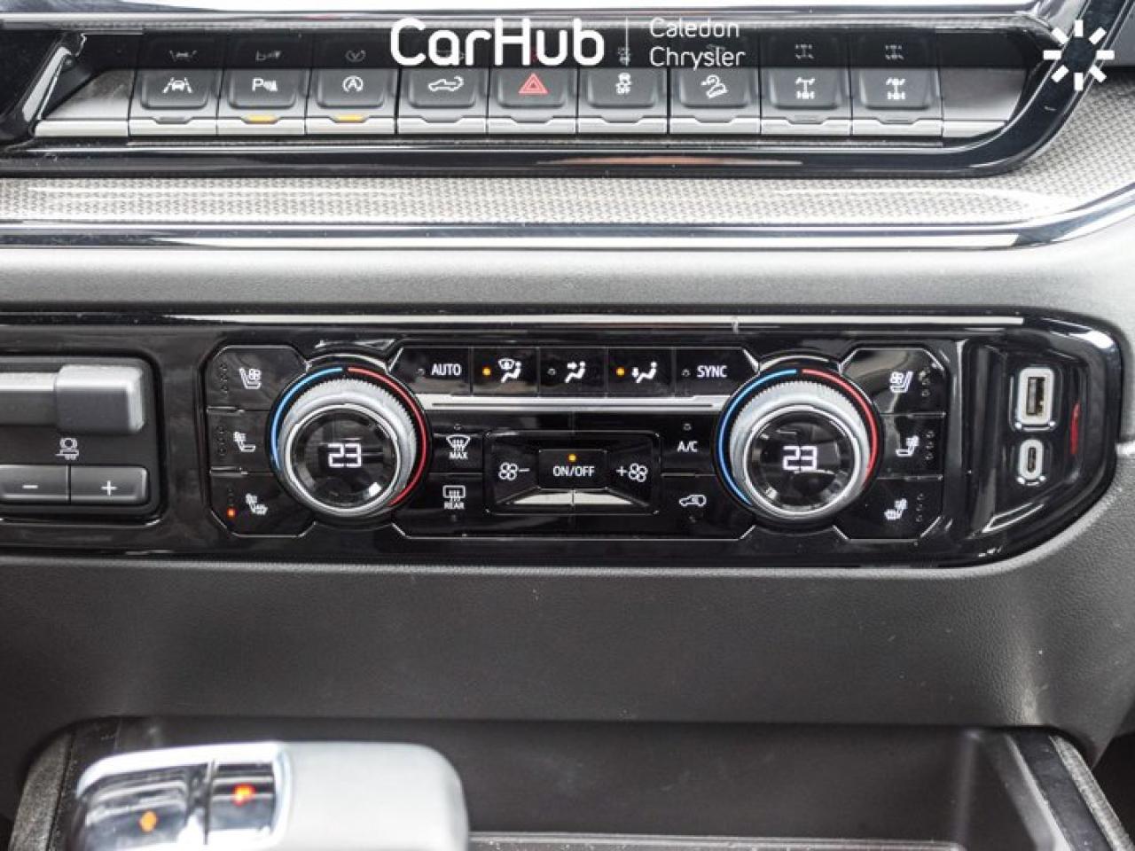 2024 Chevrolet Silverado 1500 ZR2 4WD Crew Cab 147"6.2L Leather 5 passengers with captain chair Photo