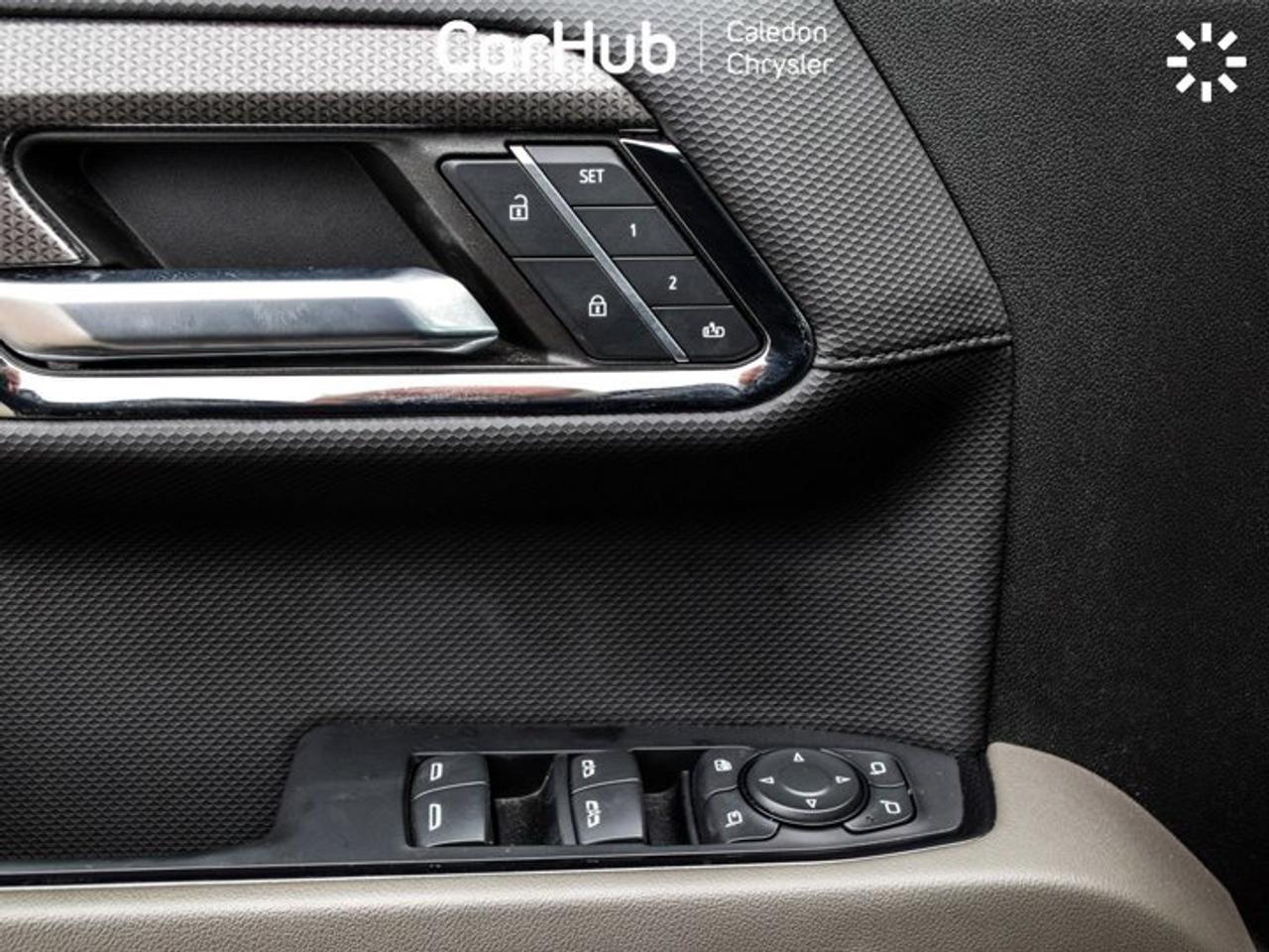 2024 Chevrolet Silverado 1500 ZR2 4WD Crew Cab 147"6.2L Leather 5 passengers with captain chair Photo