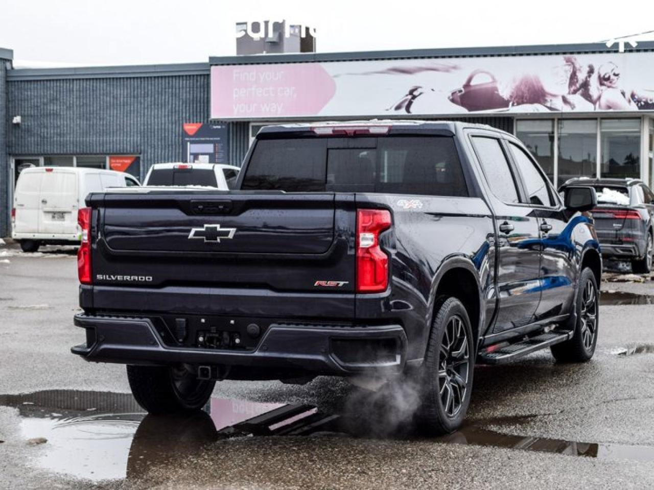 2024 Chevrolet Silverado 1500 RST4WD Crew Cab 147" 5.3L Leather  5 passengers with captain chair Photo