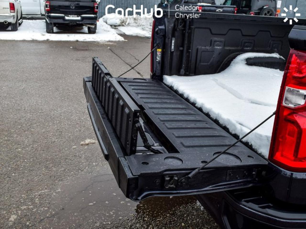 2024 Chevrolet Silverado 1500 RST4WD Crew Cab 147" 5.3L Leather  5 passengers with captain chair Photo