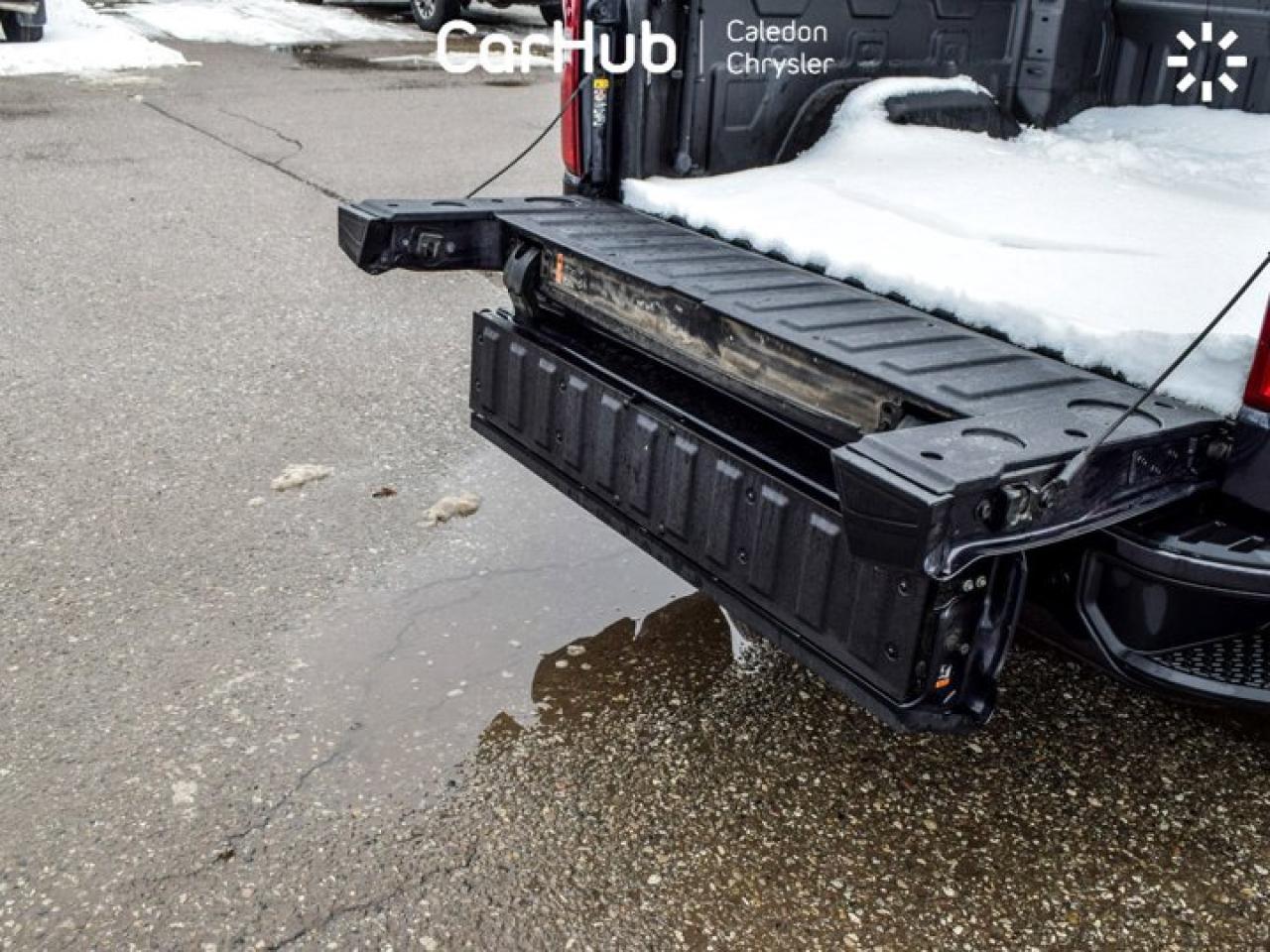 2024 Chevrolet Silverado 1500 RST4WD Crew Cab 147" 5.3L Leather  5 passengers with captain chair Photo