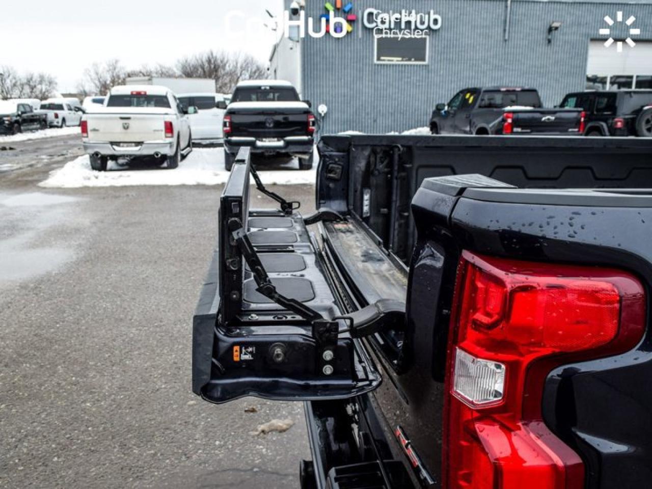 2024 Chevrolet Silverado 1500 RST4WD Crew Cab 147" 5.3L Leather  5 passengers with captain chair Photo