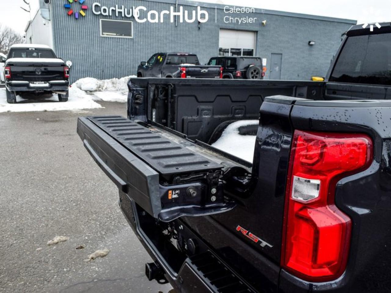 2024 Chevrolet Silverado 1500 RST4WD Crew Cab 147" 5.3L Leather  5 passengers with captain chair Photo