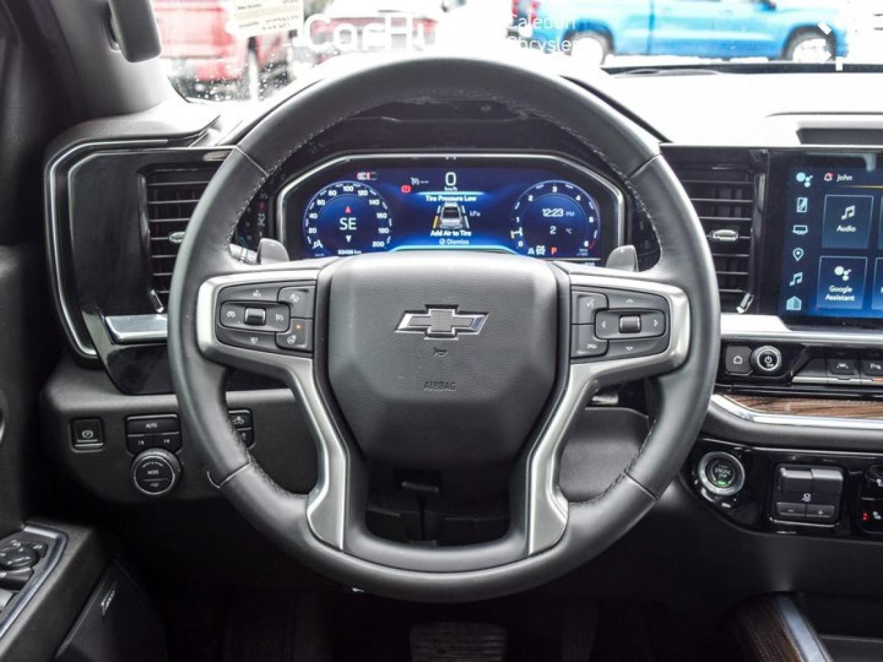 2024 Chevrolet Silverado 1500 RST4WD Crew Cab 147" 5.3L Leather  5 passengers with captain chair Photo