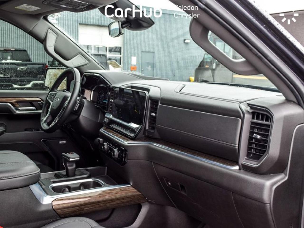 2024 Chevrolet Silverado 1500 RST4WD Crew Cab 147" 5.3L Leather  5 passengers with captain chair Photo