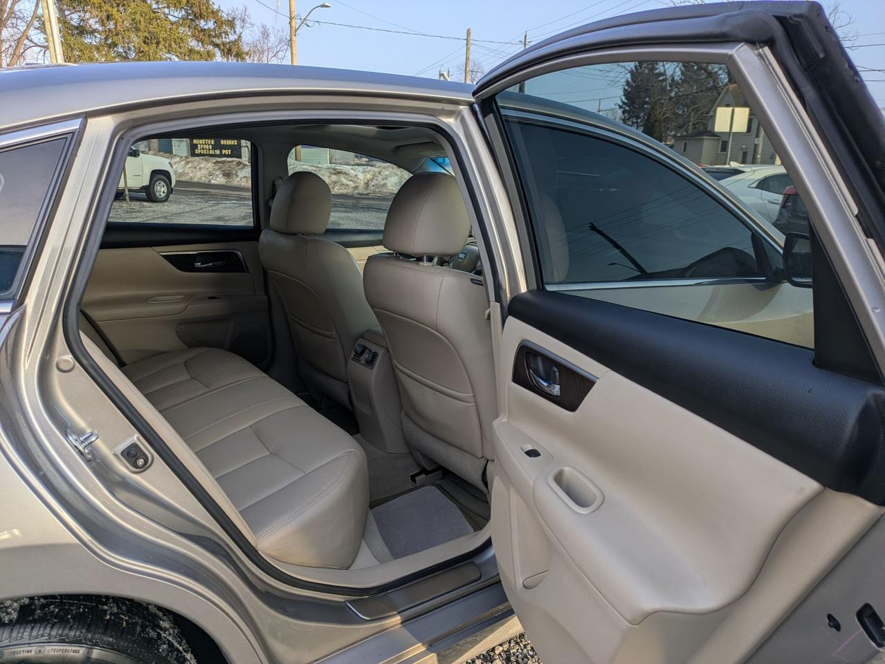 2014 Nissan Altima 4dr Sdn I4 CVT 2.5 SL Photo