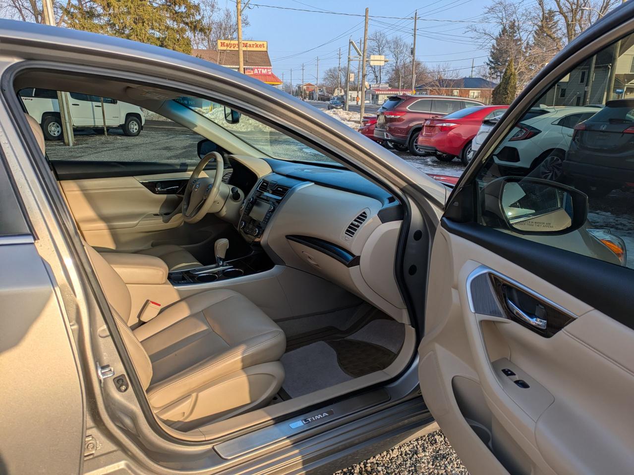 2014 Nissan Altima 4dr Sdn I4 CVT 2.5 SL Photo