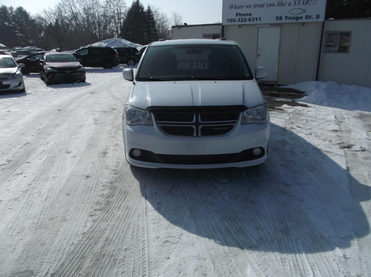 2017 Dodge Grand Caravan Crew Photo