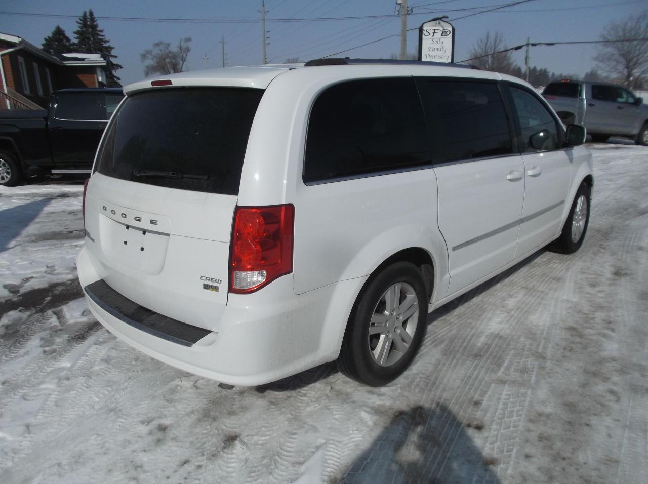2017 Dodge Grand Caravan Crew Photo