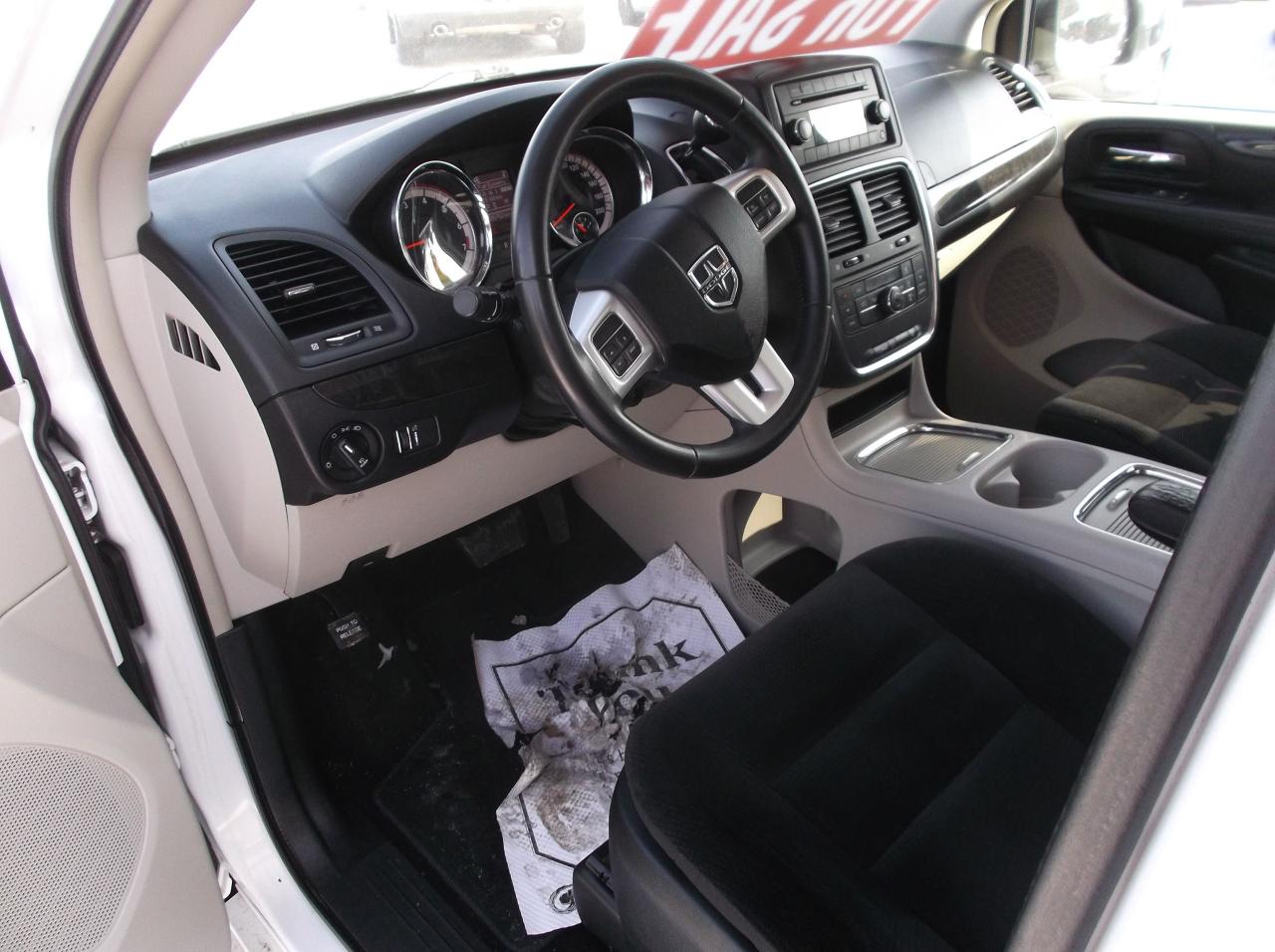 2017 Dodge Grand Caravan Crew Photo