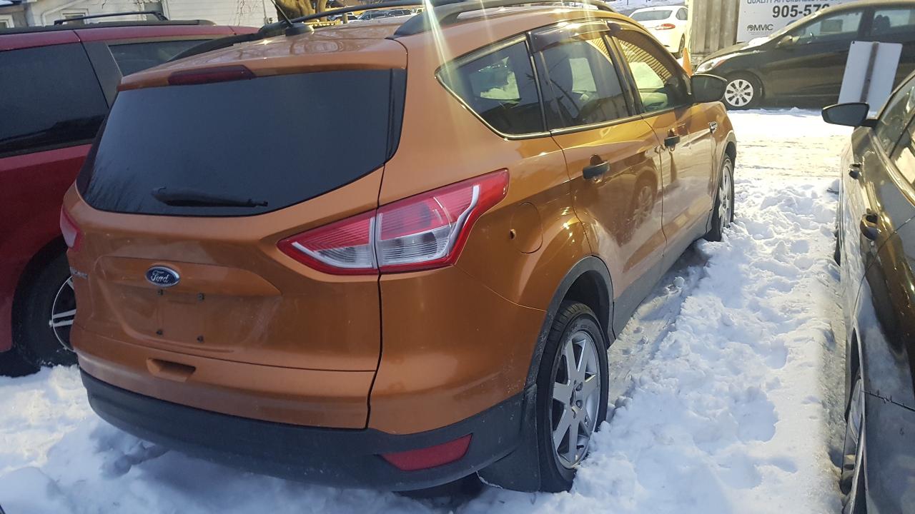 2016 Ford Escape S Photo2