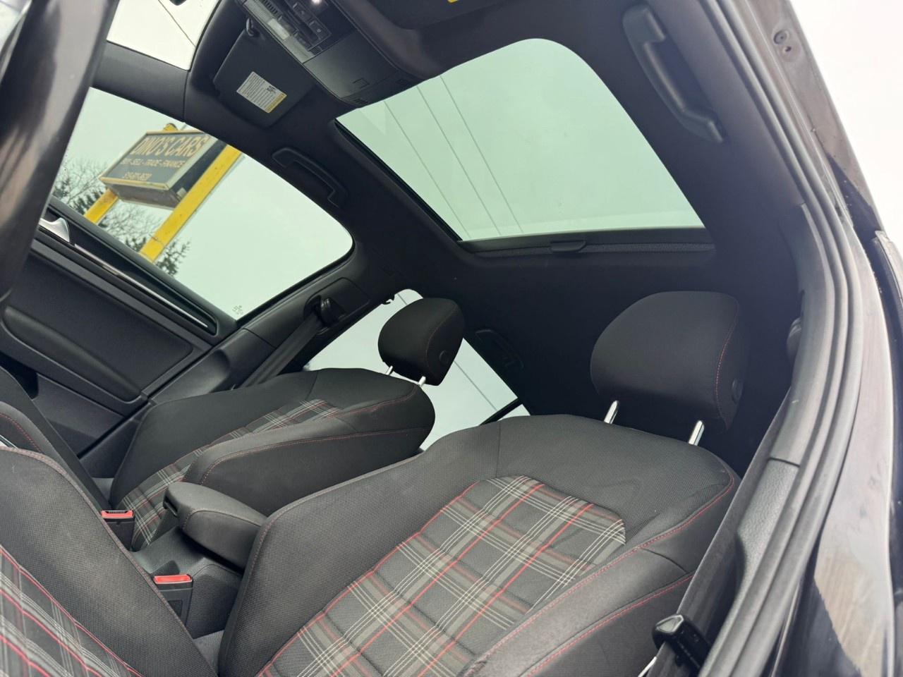 2017 Volkswagen Golf GTI 5dr HB DSG Autobahn Photo