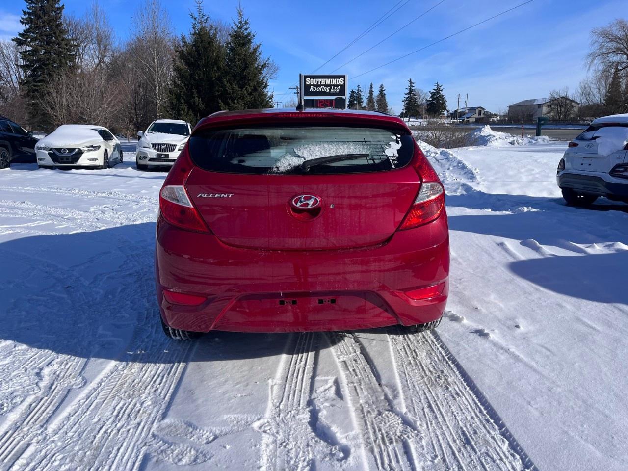 2017 Hyundai Accent 5DR HB AUTO SE Photo3