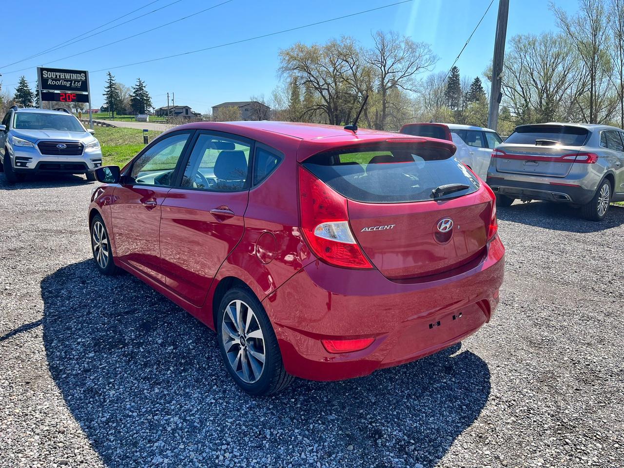 2017 Hyundai Accent 5DR HB AUTO SE Photo2