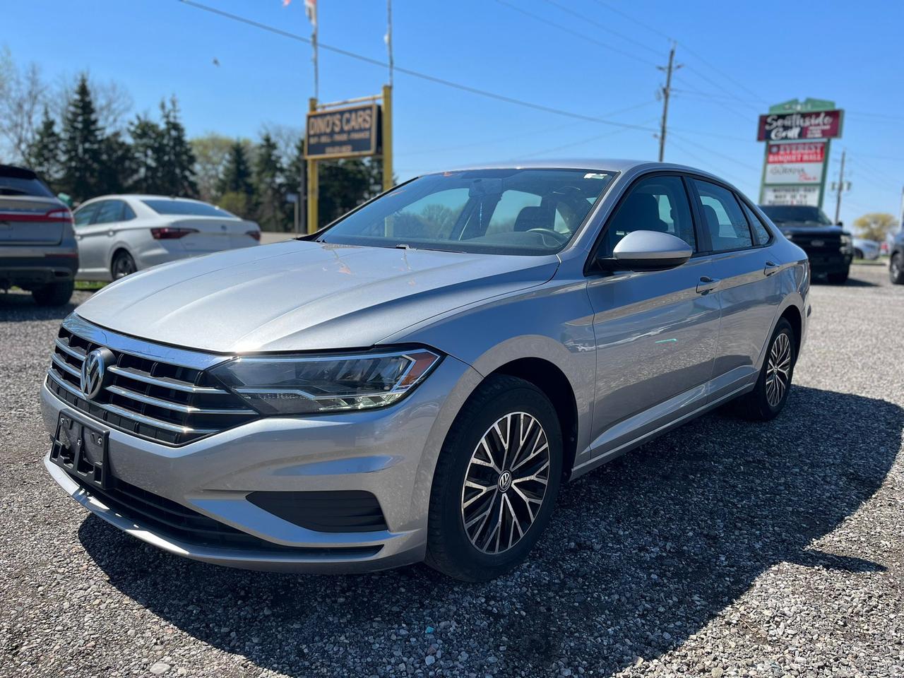 <p>*CERTIFIED,</p><p>Heated seats,</p><p>Bluetooth,</p><p>Cruise control,</p><p>Back up camera,</p><p>We finance</p><p>Contact us for pre approval,</p><p>DINOS CARS</p><p>-Safety certification included in the price ( UNLESS SPECIFIED OTHERWISE ie. AS IS VEHICLES)</p><p>-IF YOU CANT COME TO US WELL DRIVE TO YOU ( WITHIN A REASONABLE DISTANCE TO VIEW) DELIVERY ALSO AVAILABLE</p><p>-Certified Quality Pre owned Vehicles</p><p>-Carfax history report available for every vehicle</p><p>-Licensing and tax are extra</p><p>-Open by Appointment Call or text(519)697-3866</p><p>-4016 Dundas St E, London, ON N5V 5C6</p>