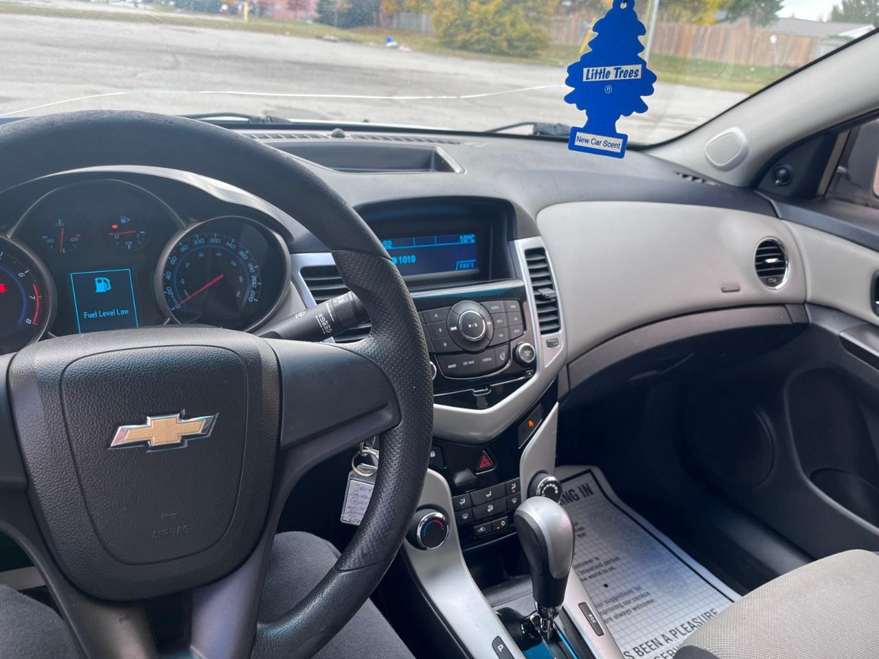 2014 Chevrolet Cruze 4dr Sdn 2LS Photo