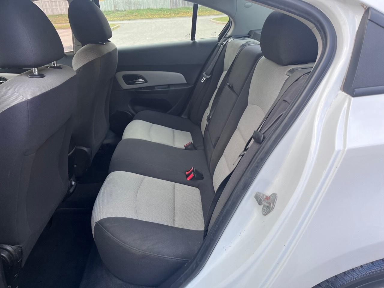 2014 Chevrolet Cruze 4dr Sdn 2LS Photo