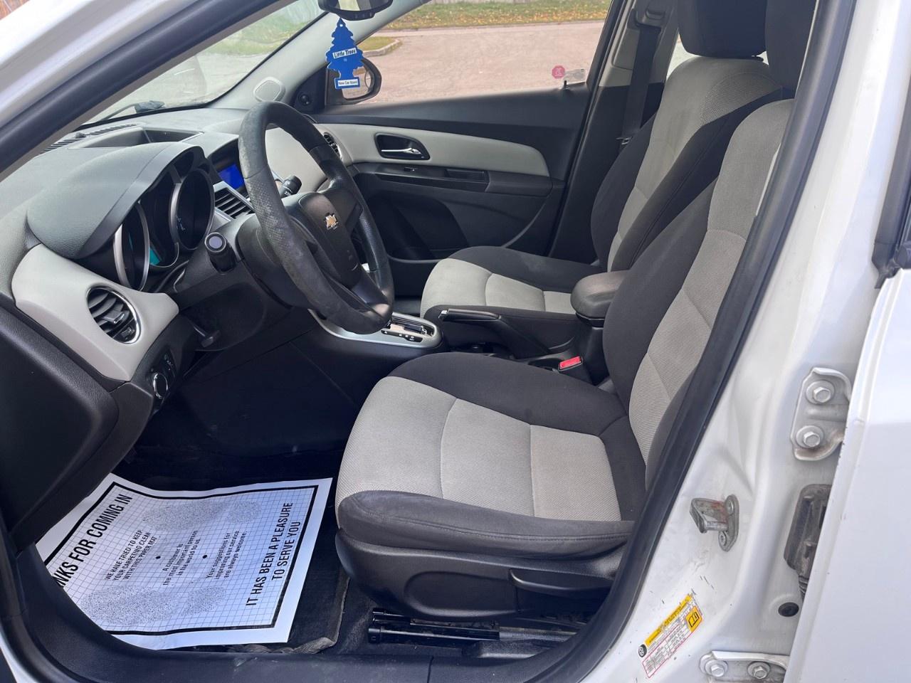 2014 Chevrolet Cruze 4dr Sdn 2LS Photo