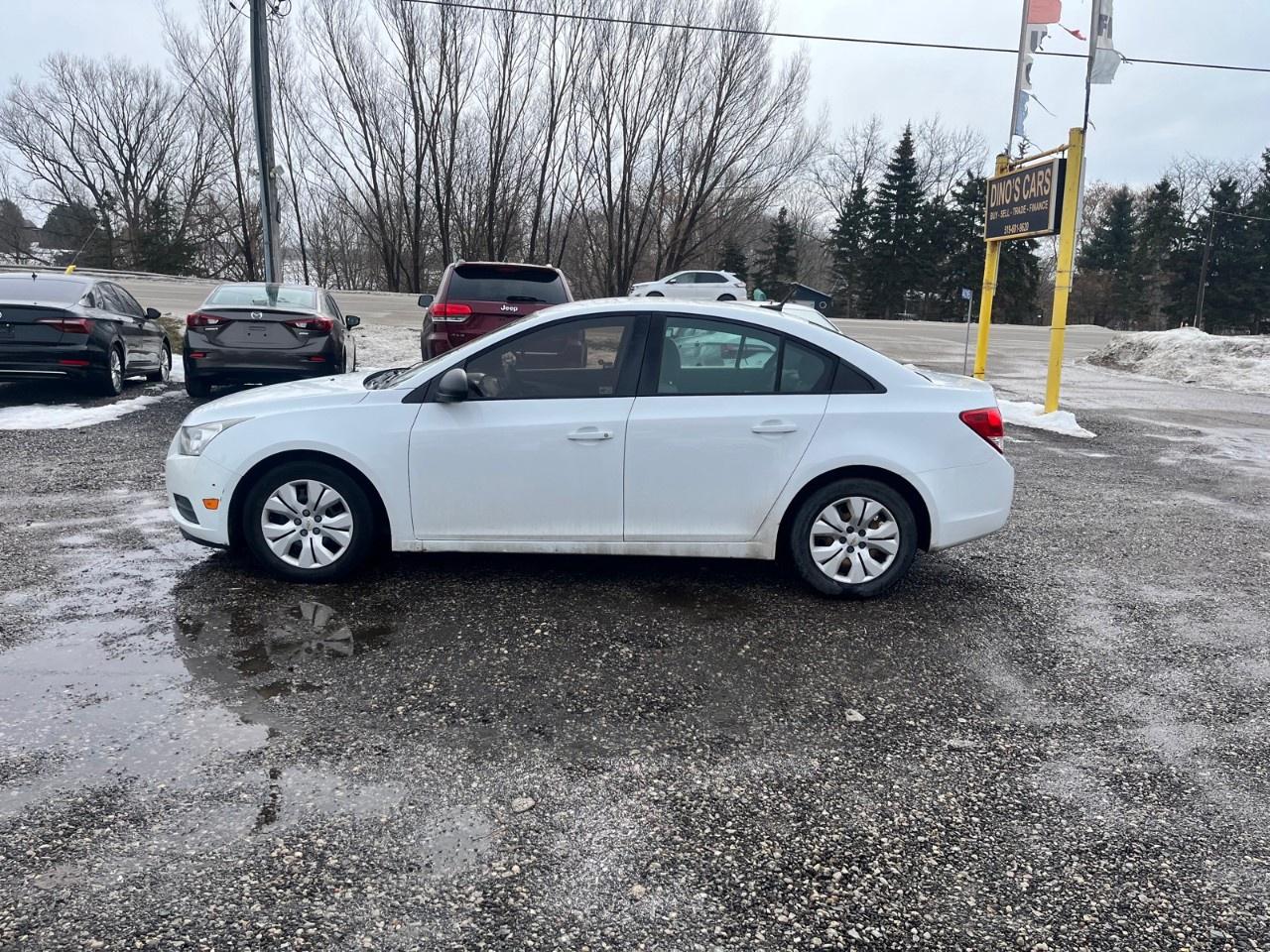 2014 Chevrolet Cruze 4dr Sdn 2LS Photo4