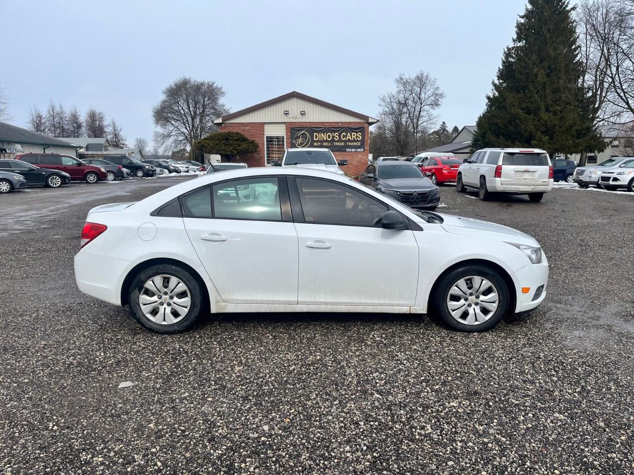 2014 Chevrolet Cruze 4dr Sdn 2LS Photo