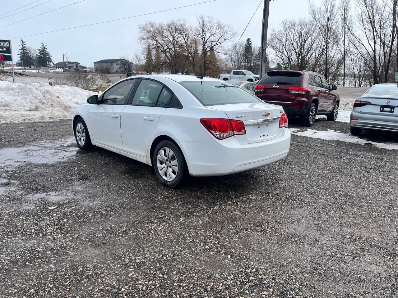 2014 Chevrolet Cruze 4dr Sdn 2LS Photo