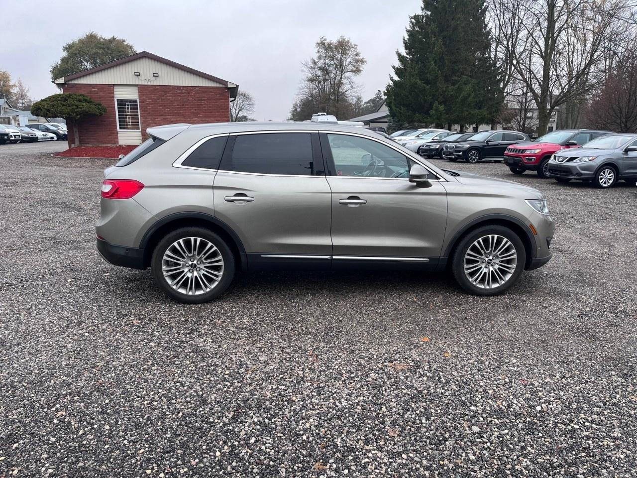 2017 Lincoln MKX AWD 4DR RESERVE Photo3