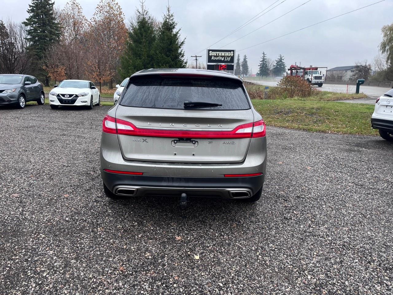 2017 Lincoln MKX AWD 4DR RESERVE Photo