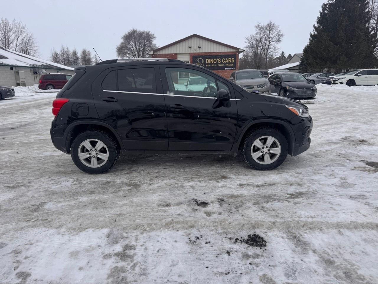 2019 Chevrolet Trax AWD 4dr LT Photo3