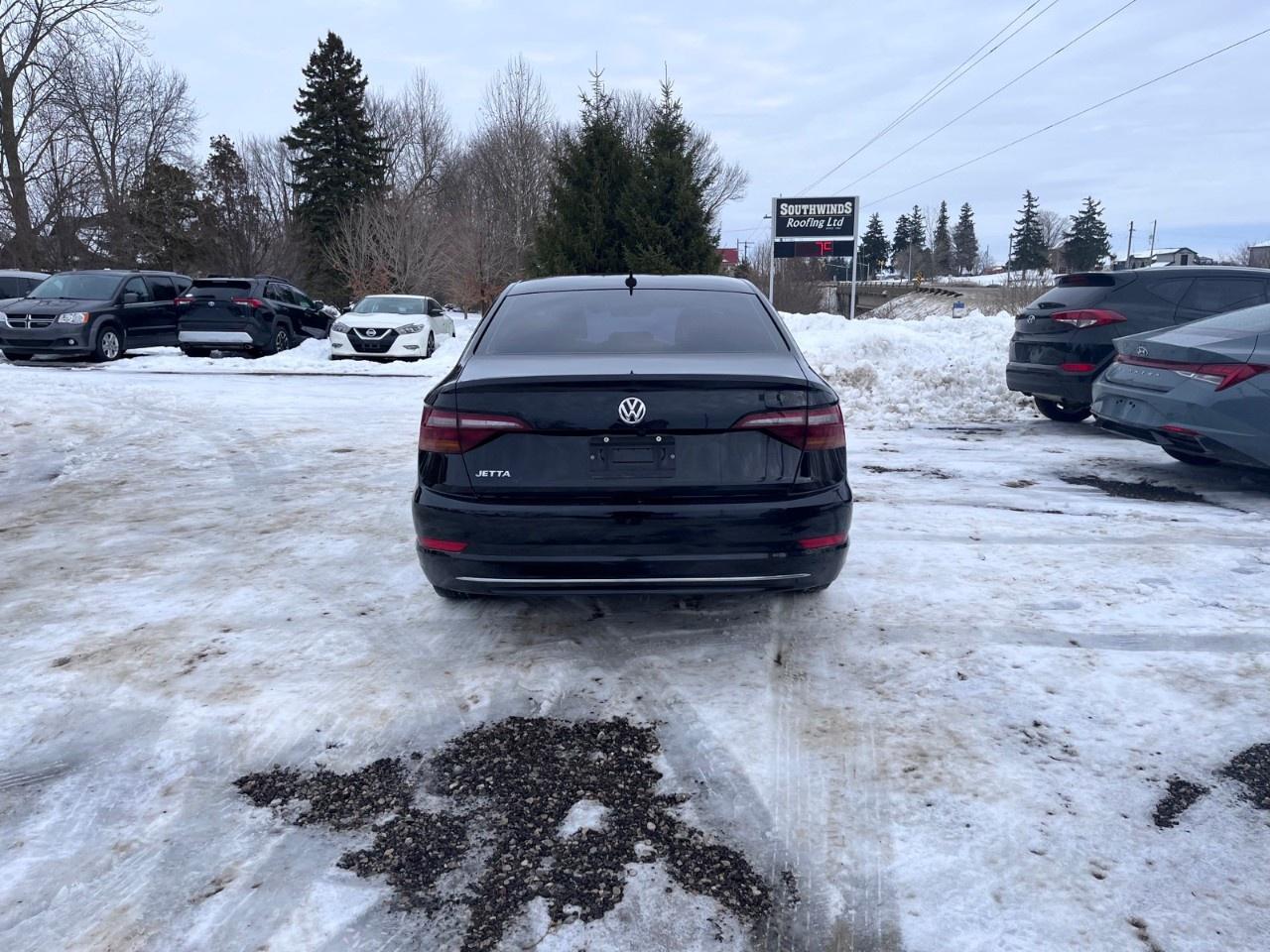 2019 Volkswagen Jetta Comfortline Manual Photo3