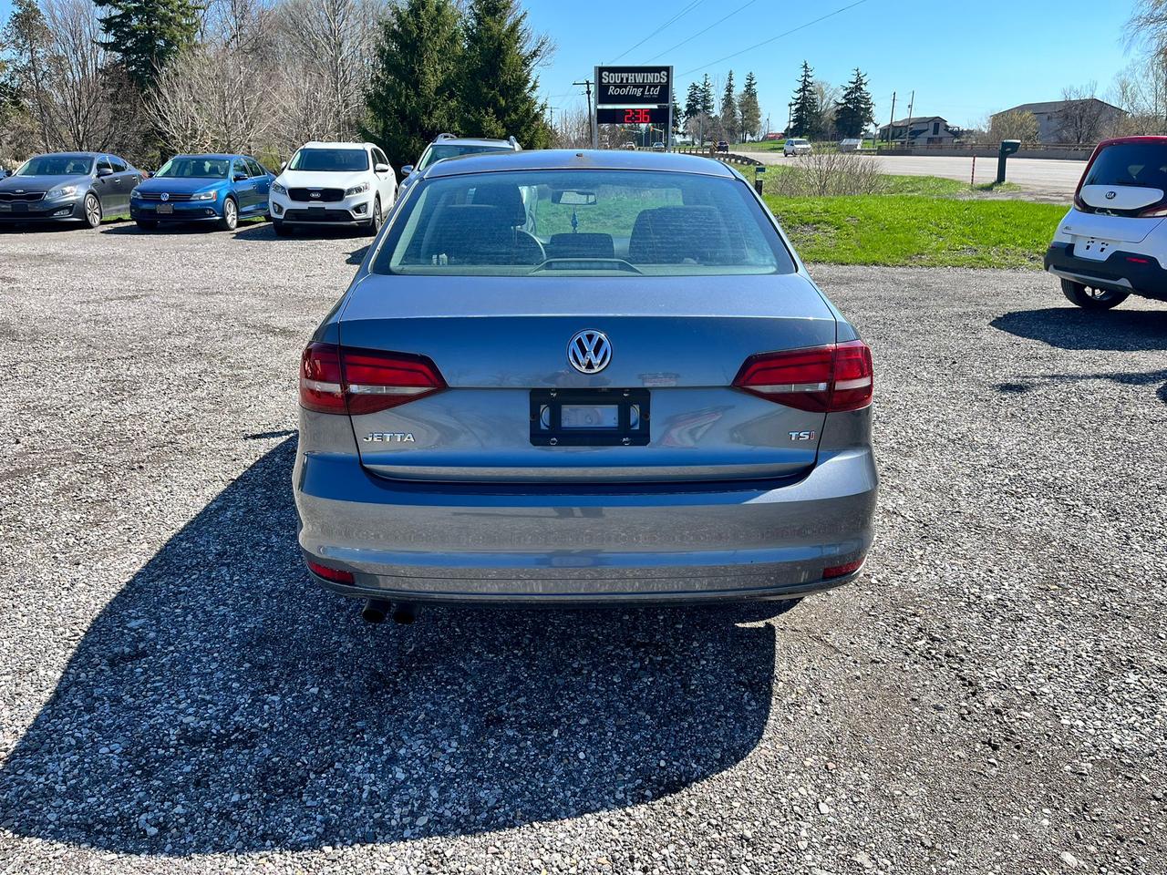 2016 Volkswagen Jetta Sedan 4DR 1.4 TSI AUTO TRENDLINE Photo3