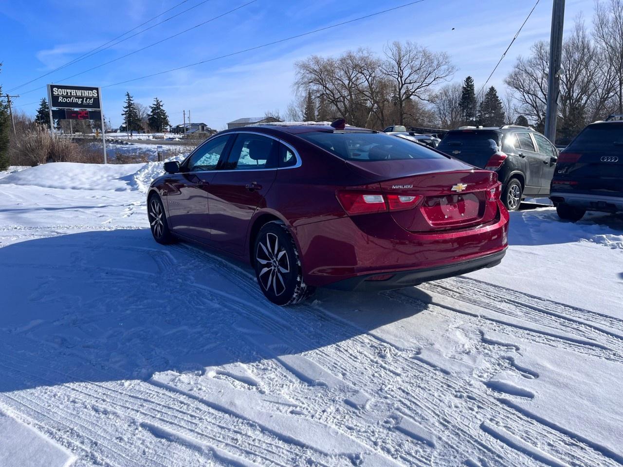 2018 Chevrolet Malibu 4dr Sdn LT w/1LT Photo
