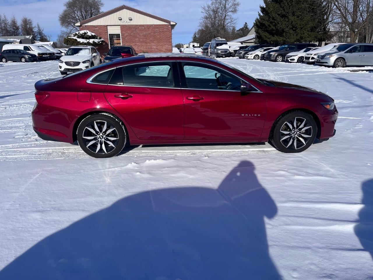 2018 Chevrolet Malibu 4dr Sdn LT w/1LT Photo