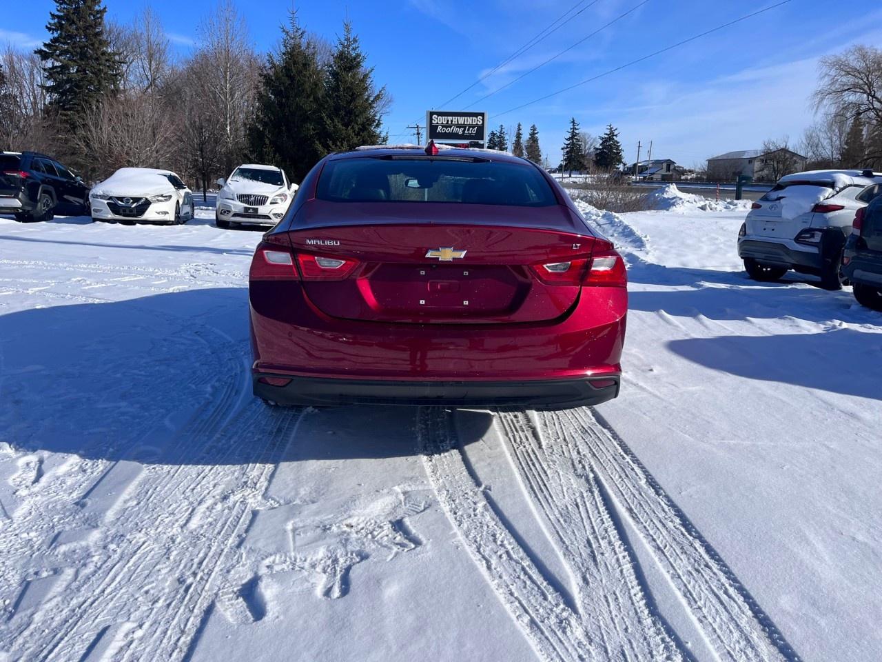 2018 Chevrolet Malibu 4dr Sdn LT w/1LT Photo