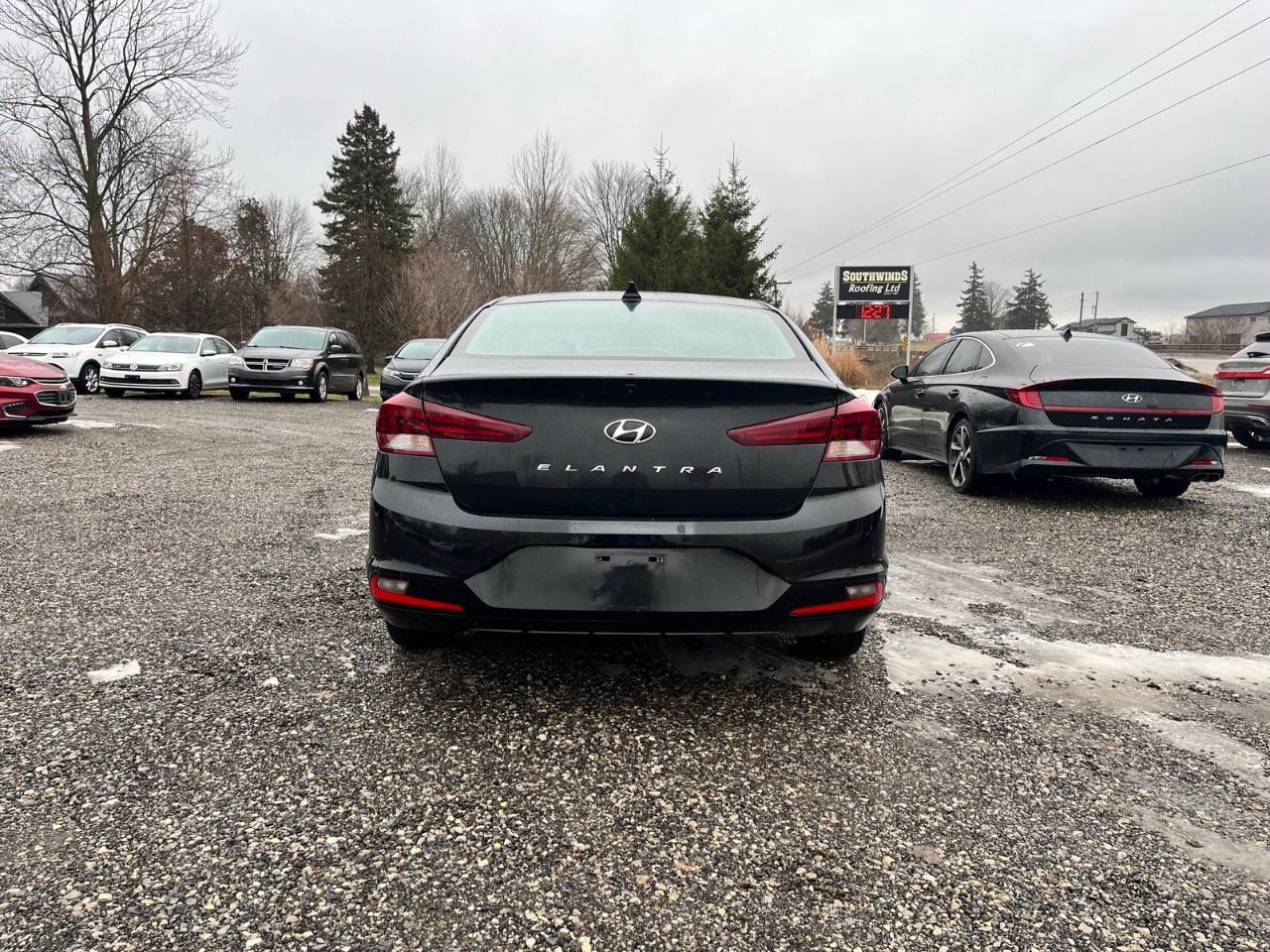 2020 Hyundai Elantra Preferred w/Sun & Safety Package IVT Photo