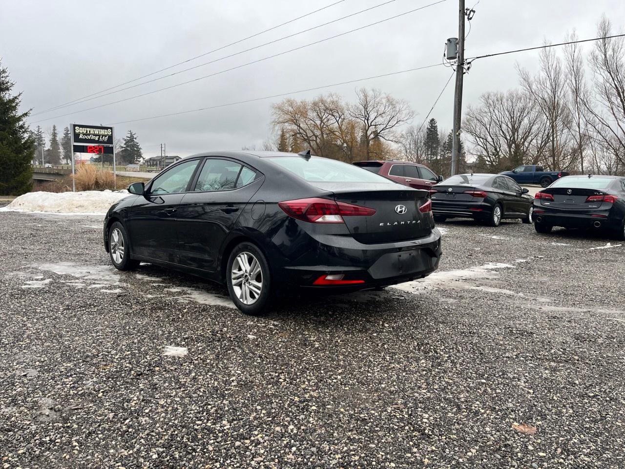 2020 Hyundai Elantra Preferred w/Sun & Safety Package IVT Photo