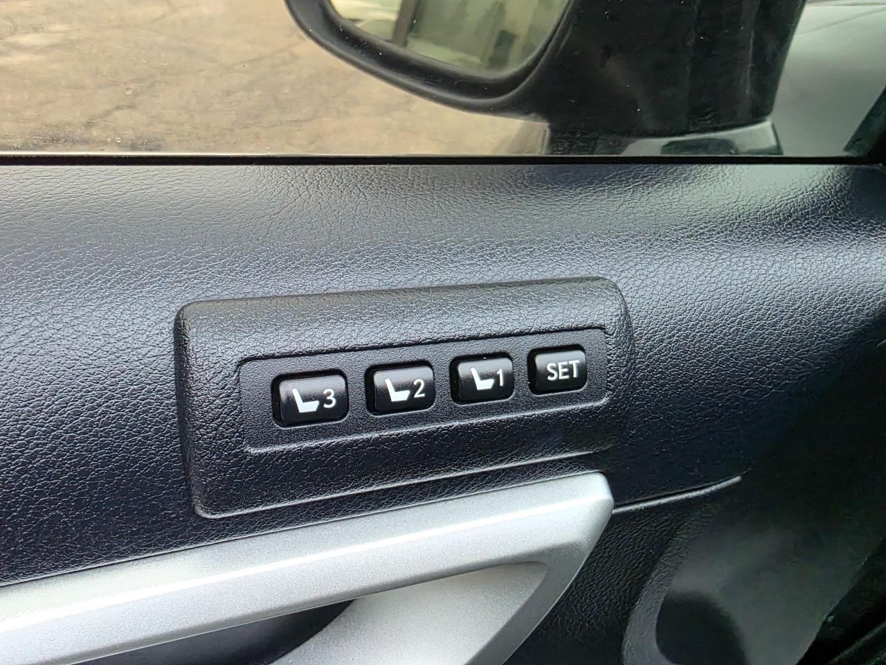 2012 Lexus CT 200h HYBRID | One Owner | Accident Free Photo