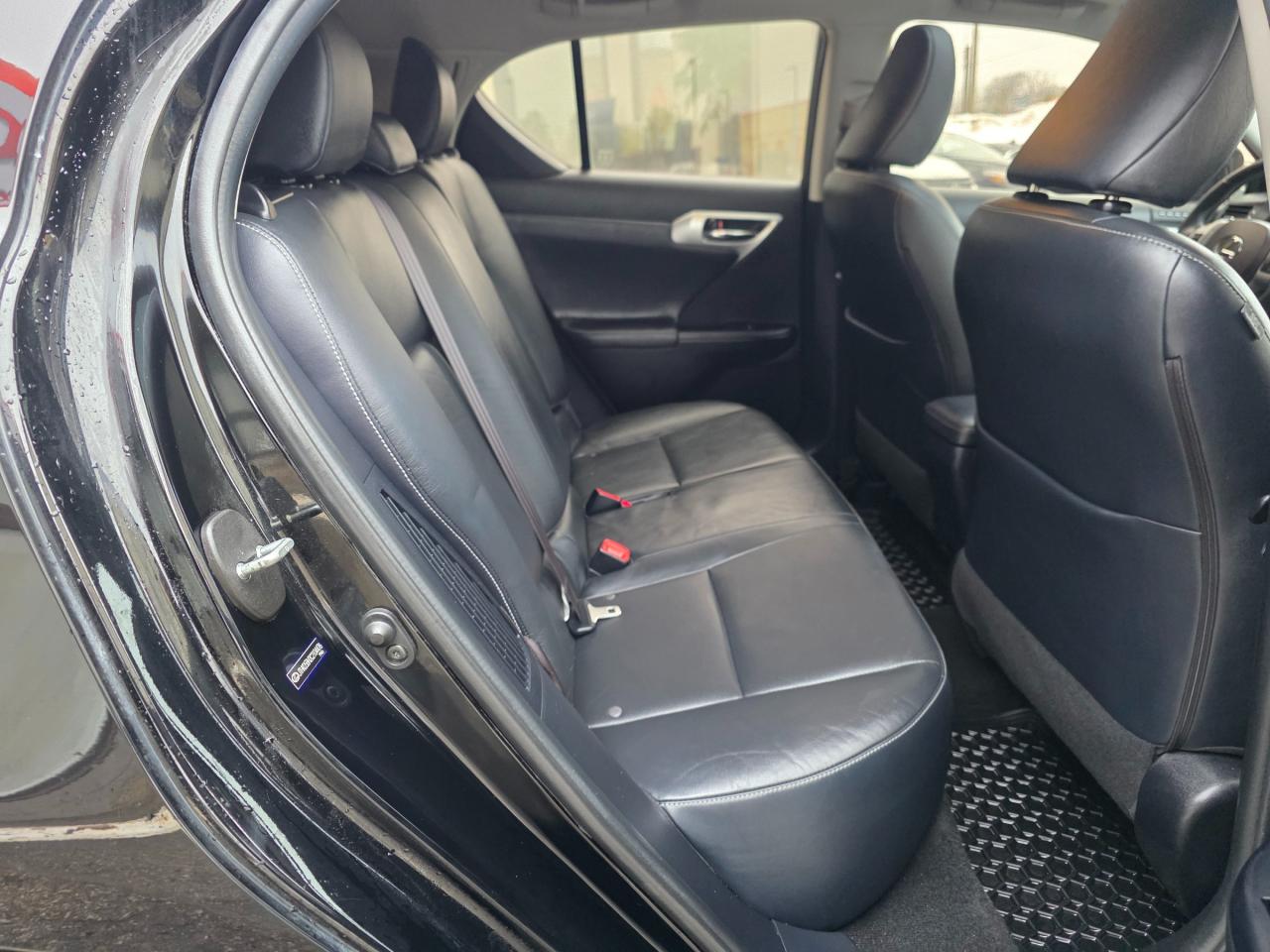 2012 Lexus CT 200h HYBRID | One Owner | Accident Free Photo