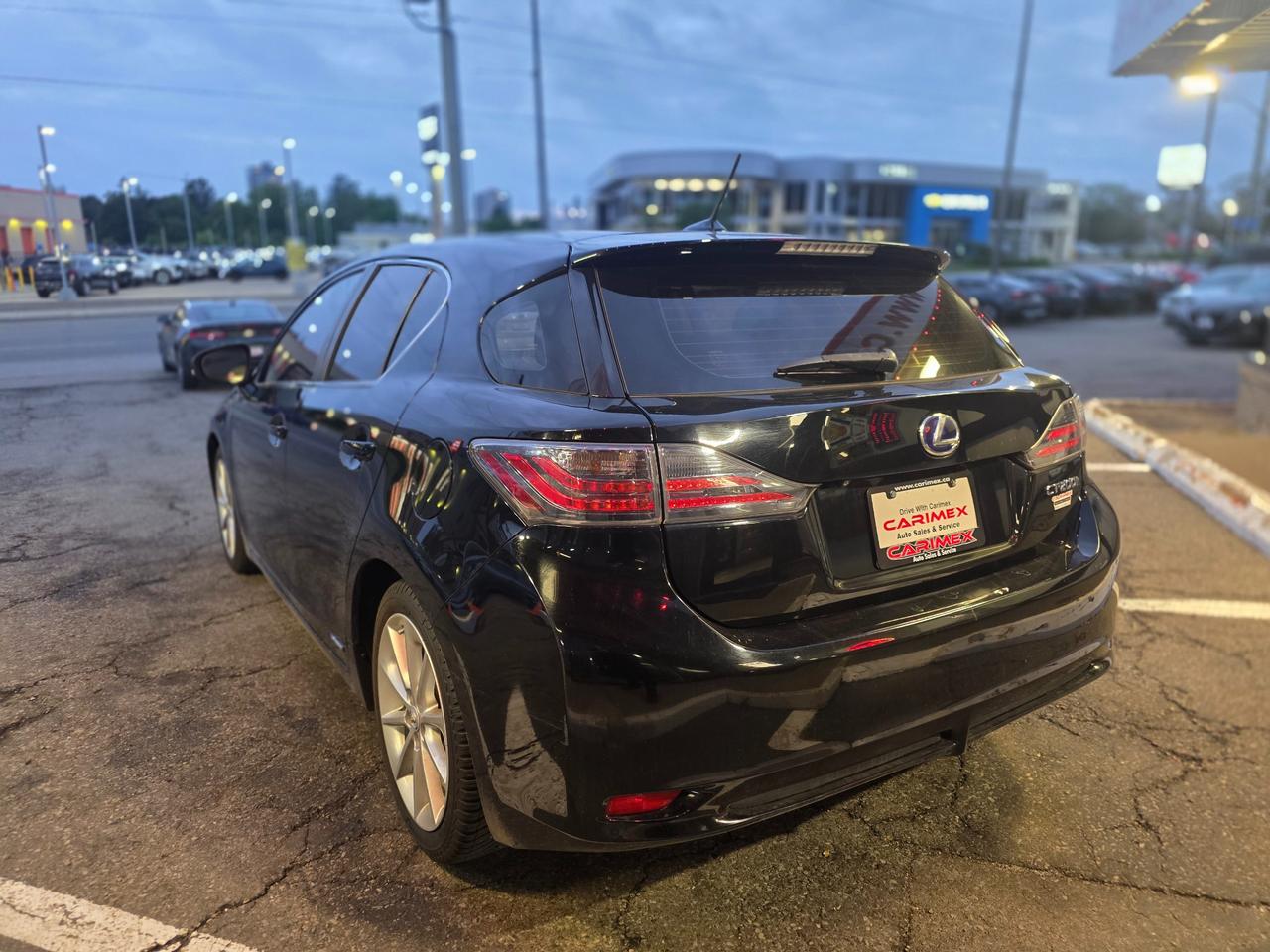 2012 Lexus CT 200h HYBRID | One Owner | Accident Free | Backup Camera | Heated Seats Photo2