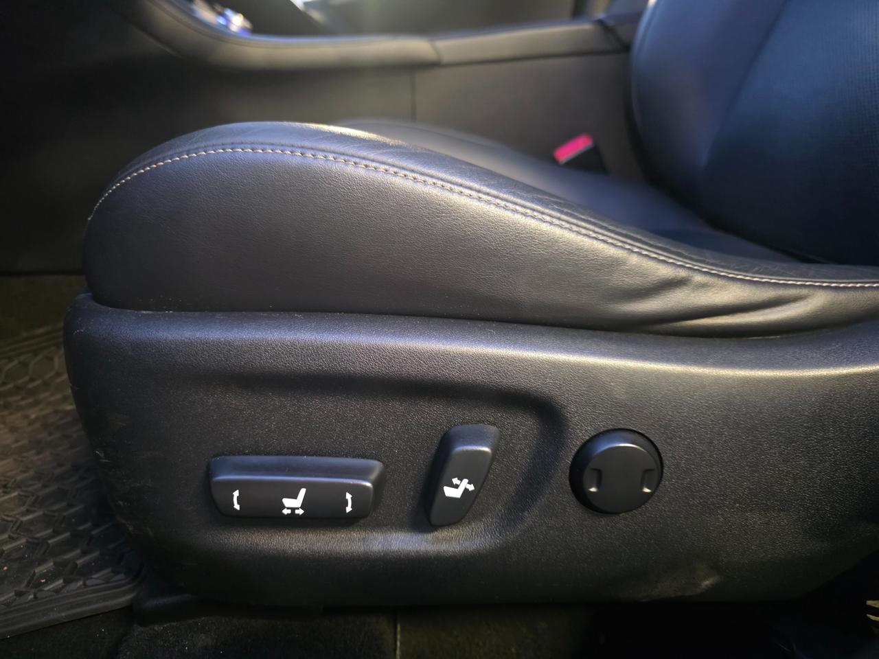 2012 Lexus CT 200h HYBRID | One Owner | Accident Free | Backup Camera | Heated Seats Photo