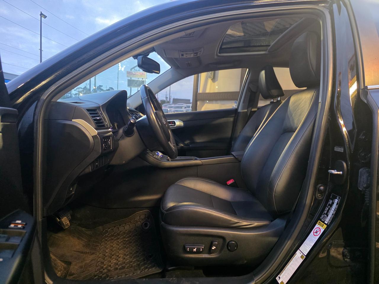 2012 Lexus CT 200h HYBRID | One Owner | Accident Free | Backup Camera | Heated Seats Photo