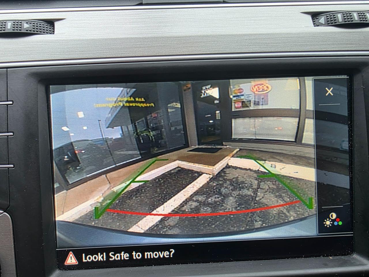 2017 Volkswagen Golf 1.8 TSI Comfortline Sunroof | Leather | Backup Camera | Apple Car Play | Android Auto Photo