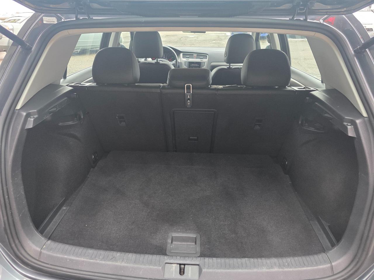 2017 Volkswagen Golf 1.8 TSI Comfortline Sunroof | Leather | Backup Camera | Apple Car Play | Android Auto Photo