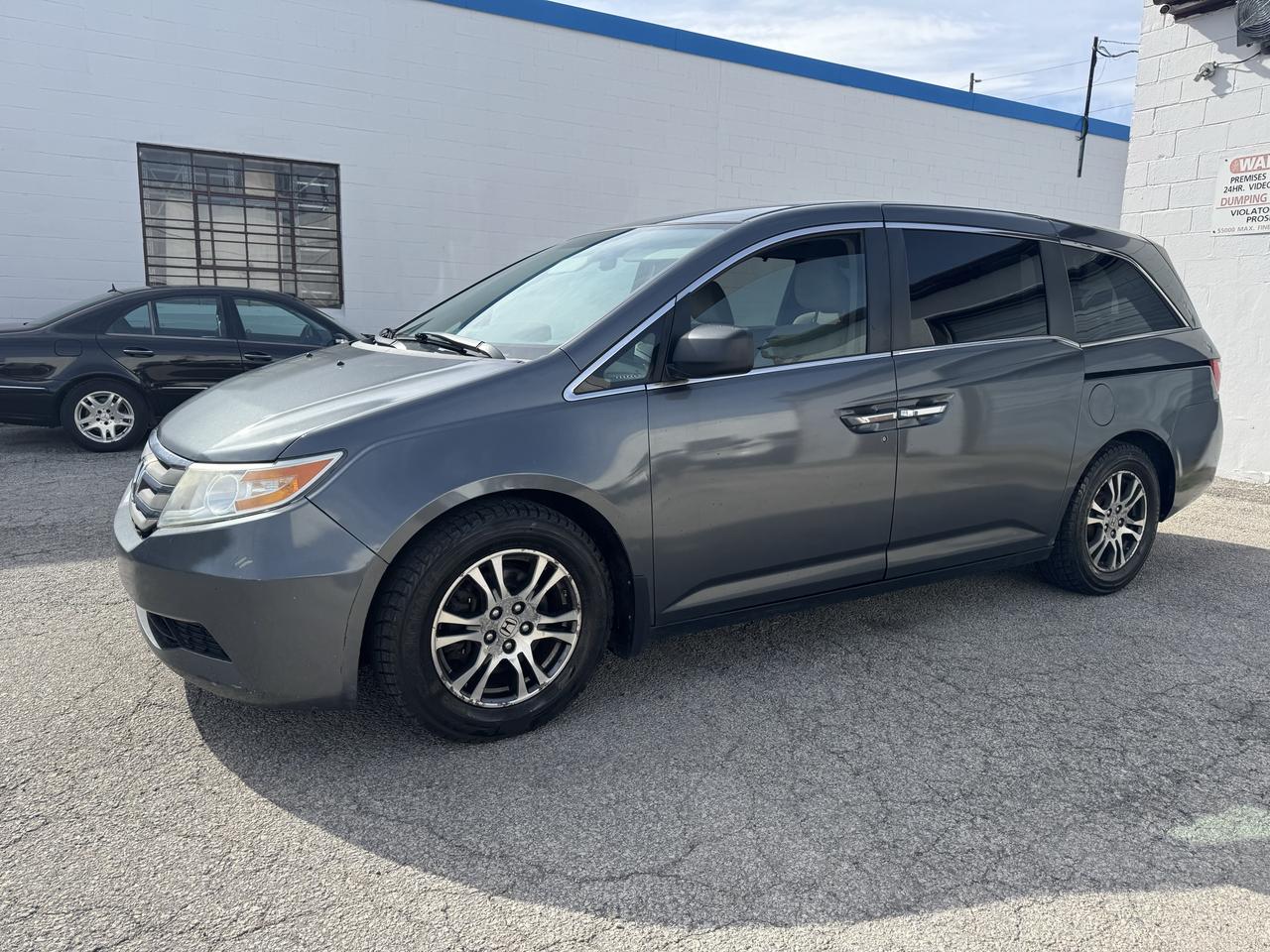 2013 Honda Odyssey EX - Photo #4