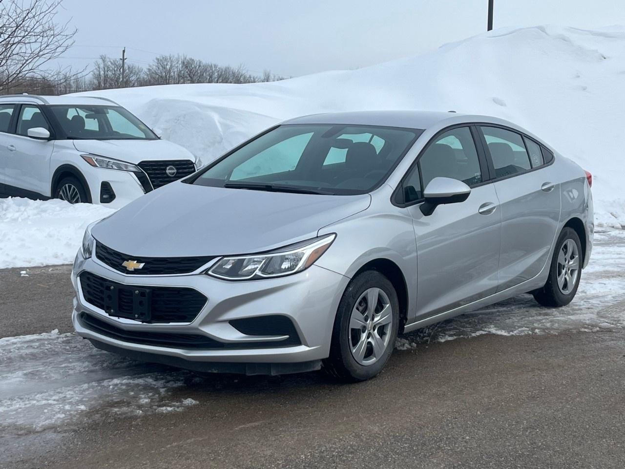 2016 Chevrolet Cruze 4dr Sdn Auto LS Photo2