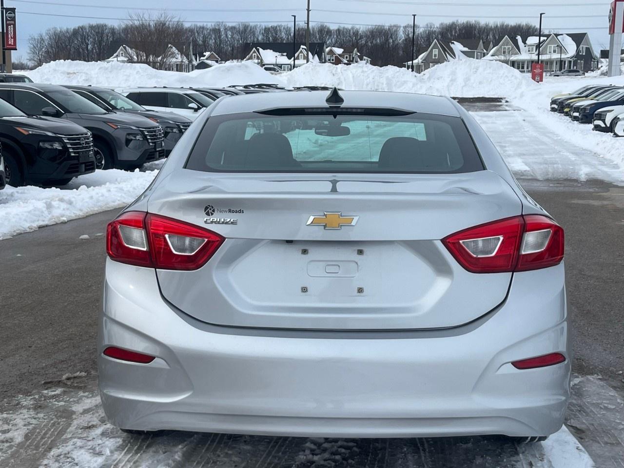 2016 Chevrolet Cruze 4dr Sdn Auto LS Photo