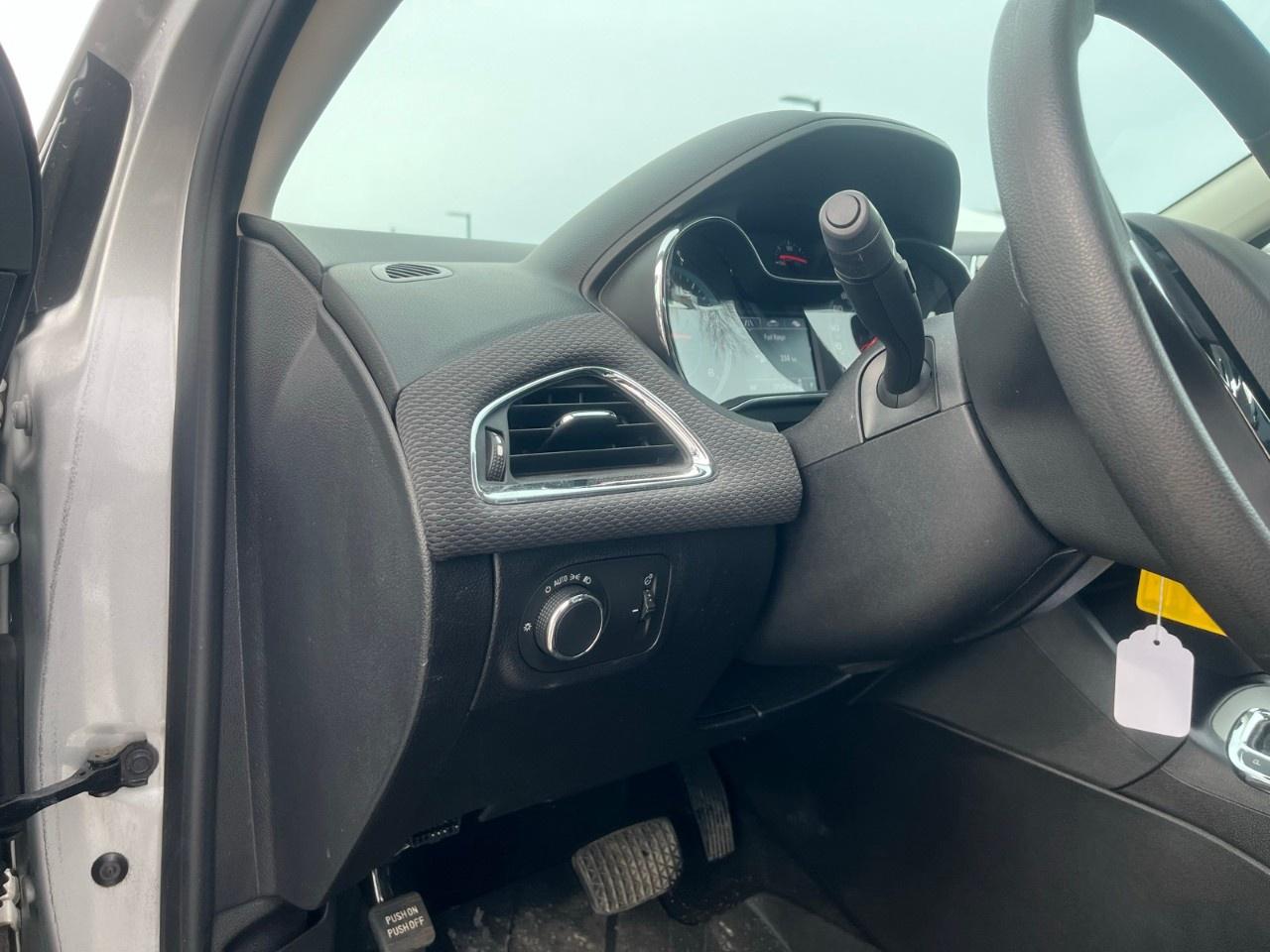 2016 Chevrolet Cruze 4dr Sdn Auto LS Photo